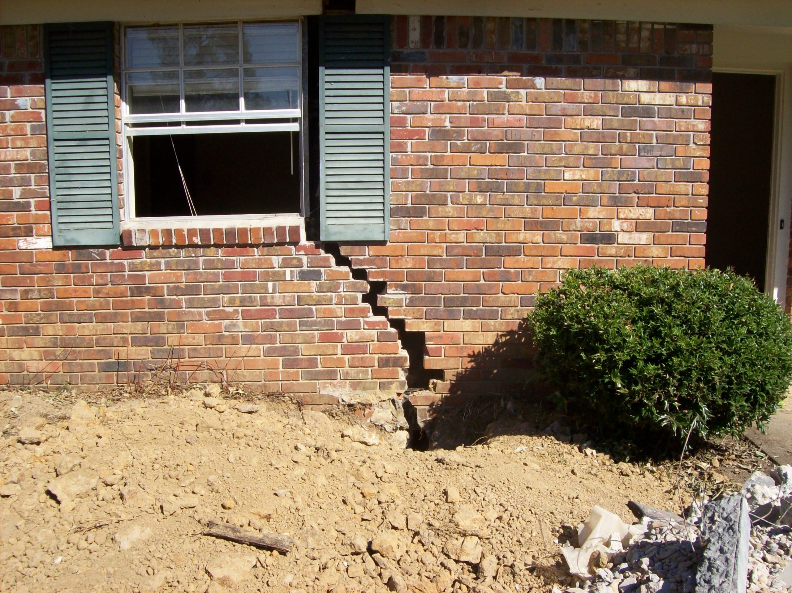 post foundation repair photo of cracked bricks